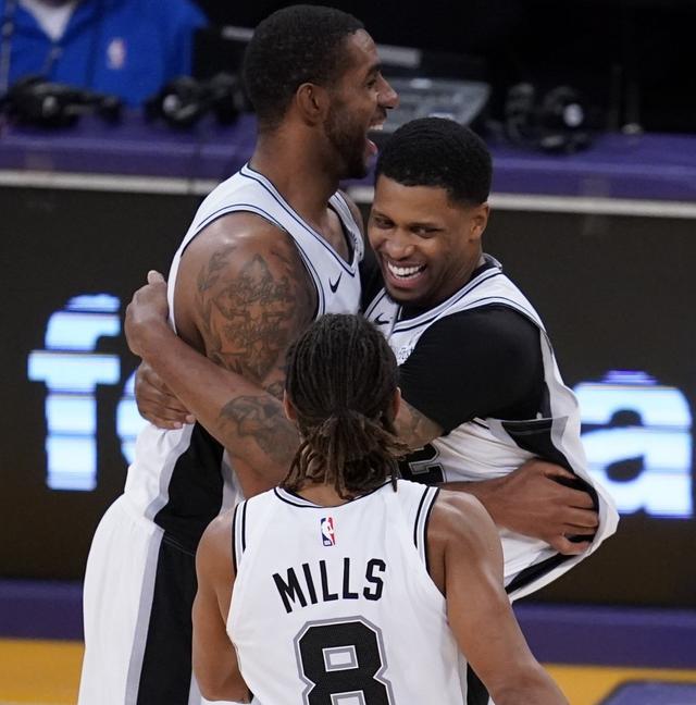 动作总是深 动作总是深